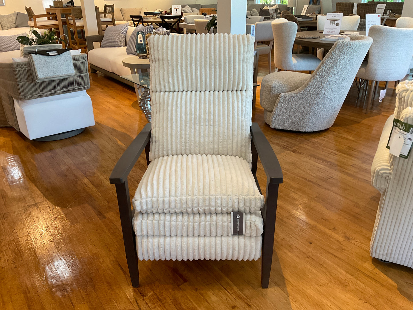 Universal Johnnie Recliner